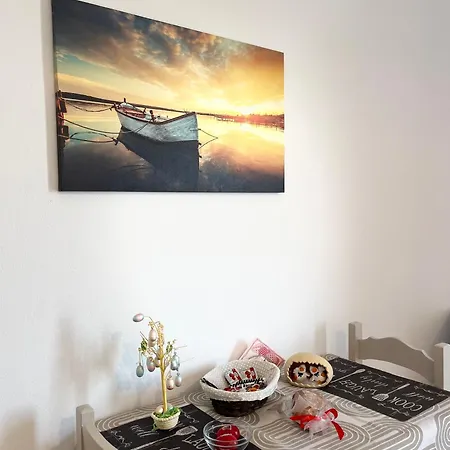 Apartment Sun 500m From The Gennadi