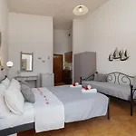 Apartament Sun 500m From The Gennadi
