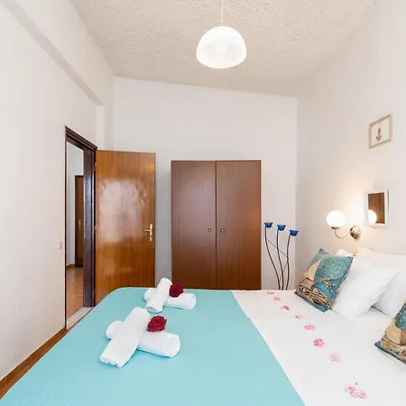 Διαμέρισμα Sun 300m From The *