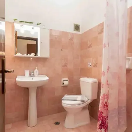 Διαμέρισμα Sun 300m From The *